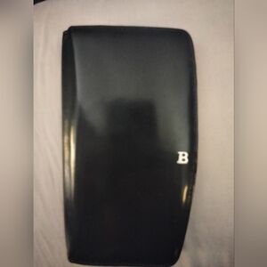 😍*SALE*😍* TODAY ONLY*😍Bally Patent Leather Wallet LIKE NEW!!!!♥️